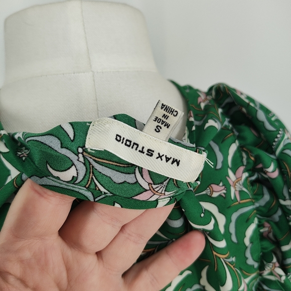 Max Studio Ruffle Sleeve Dress - Picture 6 of 7